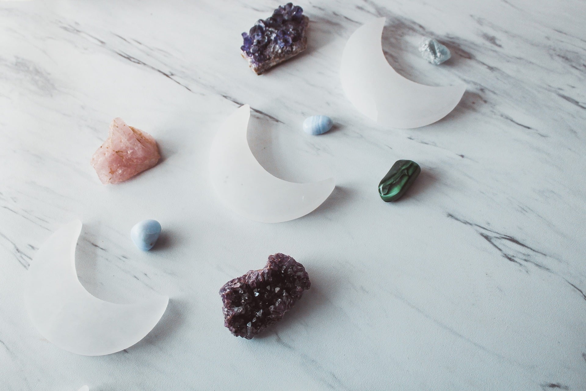 How Crystal Healing Therapy Works? - Exploring Benefits And Chakras