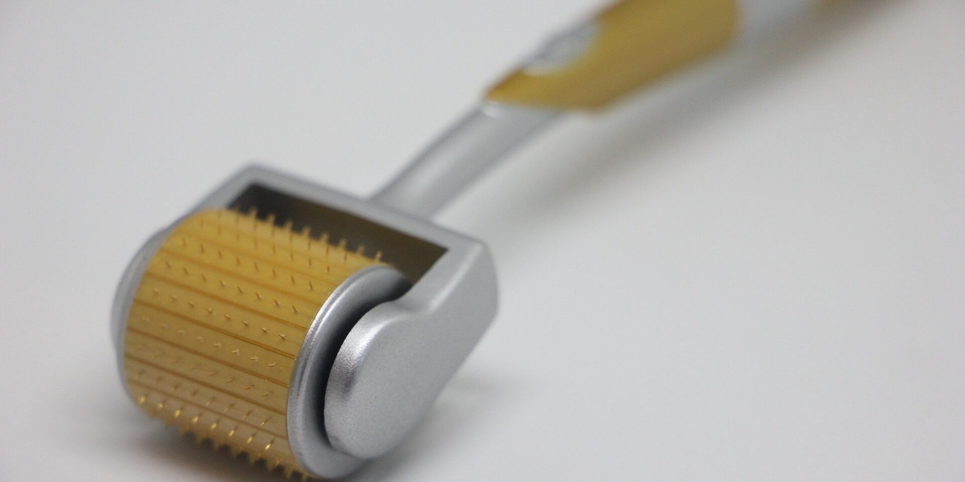 middlepathspa_microneedling what does microneedling do for rosacea