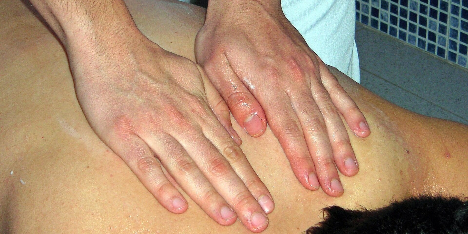middlepathspa_effleurage massage why is effleurage used in massage