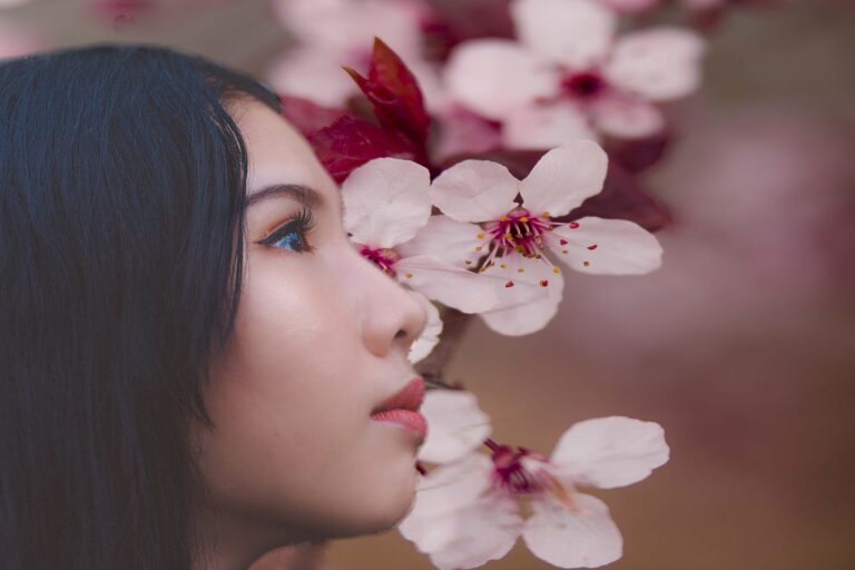 middlepathspa_beautiful nose can massaging your nose make it smaller