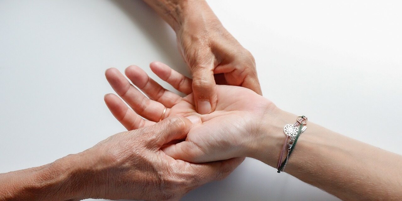 Does massage help arthritis in hands