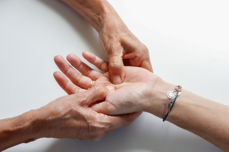 Does massage help arthritis in hands