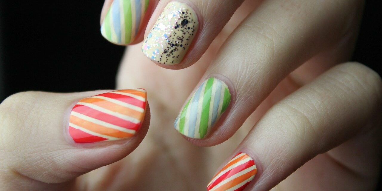 middlepathspa_beautiful nail wraps how to apply nail wrap